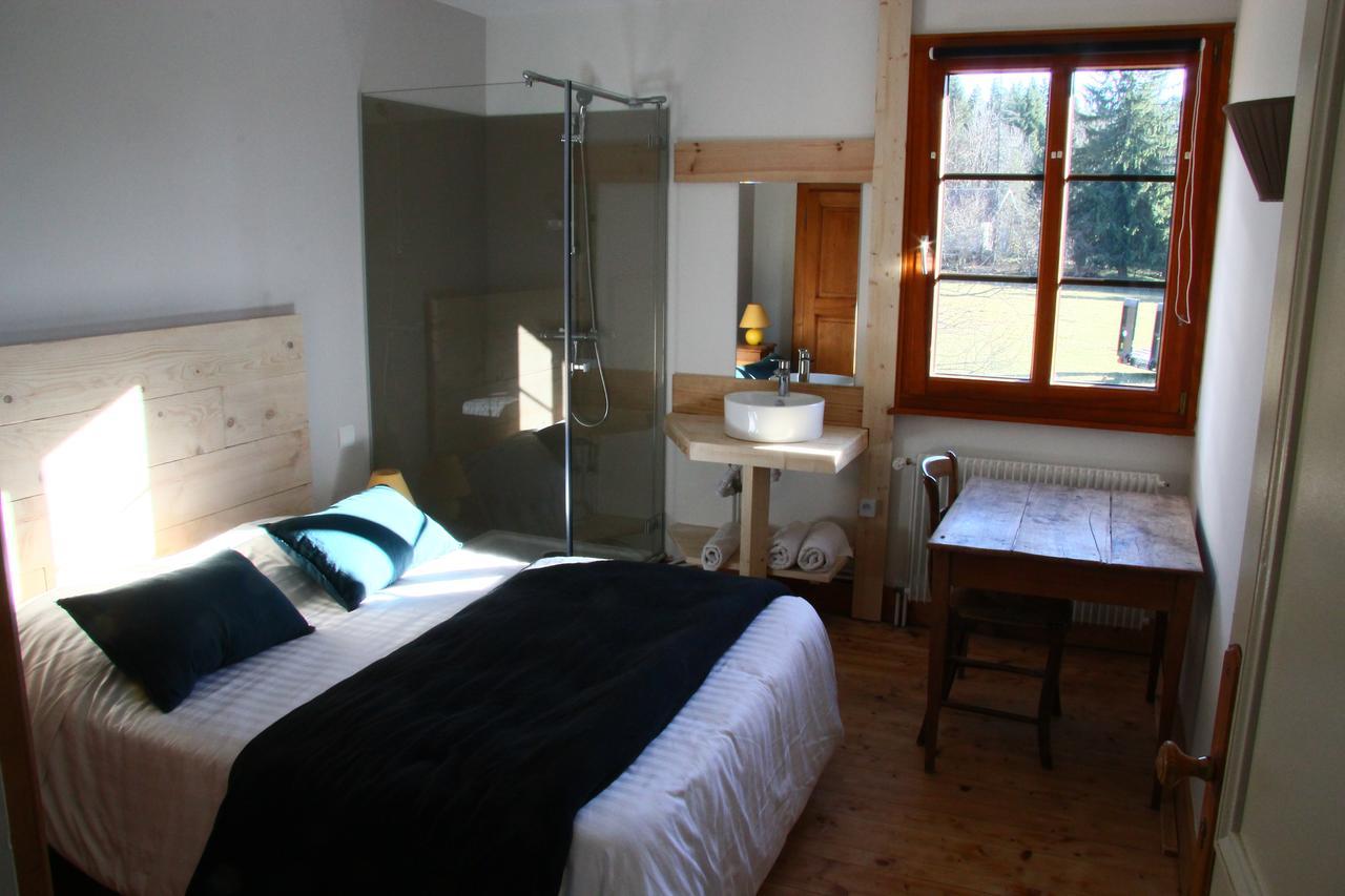 Auberge De La Perdrix Hauterive-la-Fresse 외부 사진