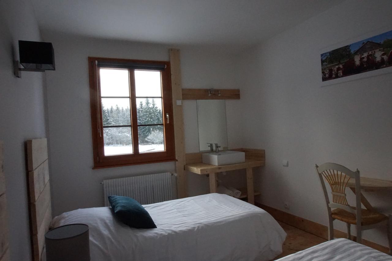 Auberge De La Perdrix Hauterive-la-Fresse 외부 사진