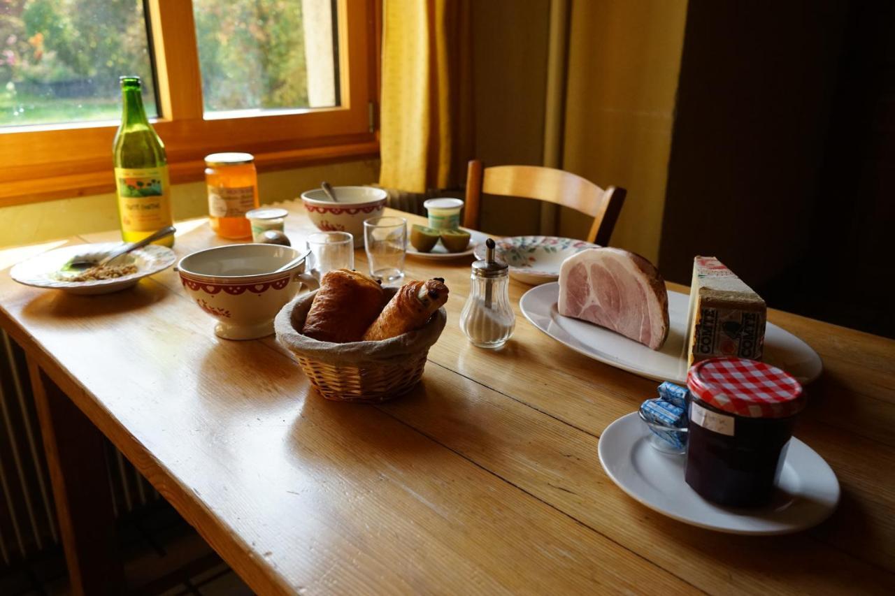 Auberge De La Perdrix Hauterive-la-Fresse 외부 사진